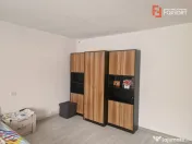 Casa individuala cu 9 camere, in Mosnita Noua, zona centrala 