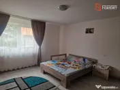 Casa individuala cu 9 camere, in Mosnita Noua, zona centrala 