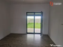 Duplex de vanzare cu 3 camere - zona Mosnita Noua