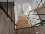 Duplex de vanzare cu 3 camere - zona Mosnita Noua 