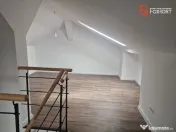 Duplex de vanzare cu 3 camere - zona Mosnita Noua 