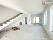 Duplex 4 camere situat la drum asfaltat, in Sacalaz 