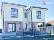 Duplex 4 camere situat la drum asfaltat, in Sacalaz 
