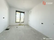 Duplex 4 camere situat la drum asfaltat, in Sacalaz 