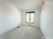 Duplex 4 camere situat la drum asfaltat, in Sacalaz 