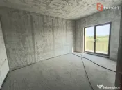Triplex ultramodern cu 5 camere si 2 bai, in localitatea Tim 