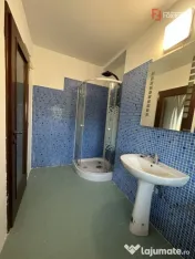 Casa individuala cu 10 camere si piscina, in Dumbravita - ID