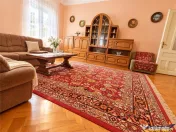 Poveste saseasca la umbra vitei de vie,cu crama,gradina flor 