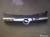 grila radiator Opel Astra H 200 lei 