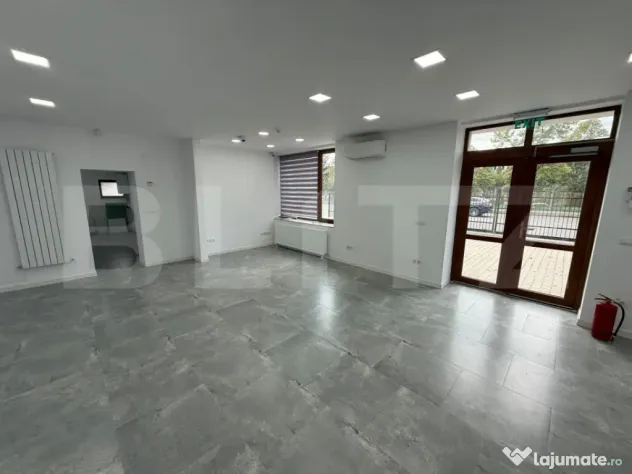 Spațiu comercial 200 mp | Bd. Muncii | Panou publicitar | 5 - Cluj-Napoca (Cluj)
