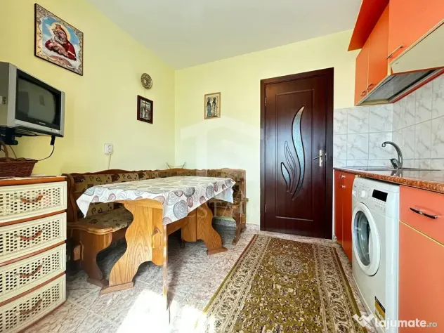 Ap. 3 camere decomandat Năvodari Str. Delfinului + loc parcare - Navodari (Constanta)