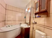 Apartament 3 camere,parter,2 bai,Cetate