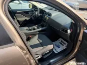 Jaguar F-Pace 20d Pure AWD 