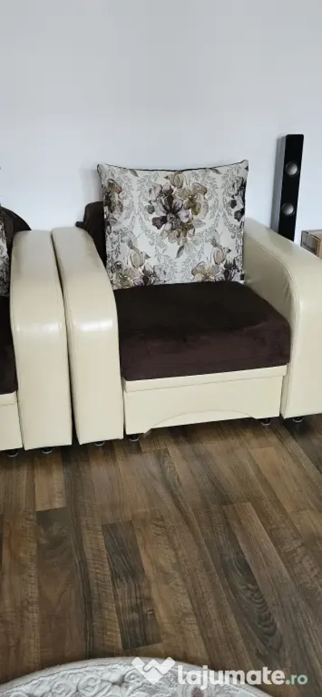 Vand canapea extensibilă si 2 fotolii