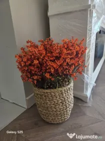 Vând ghiveci decorativ de toamnă