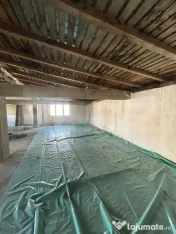 Spațiu comercial cu multiple încăperi, fost atelier, zon? 
