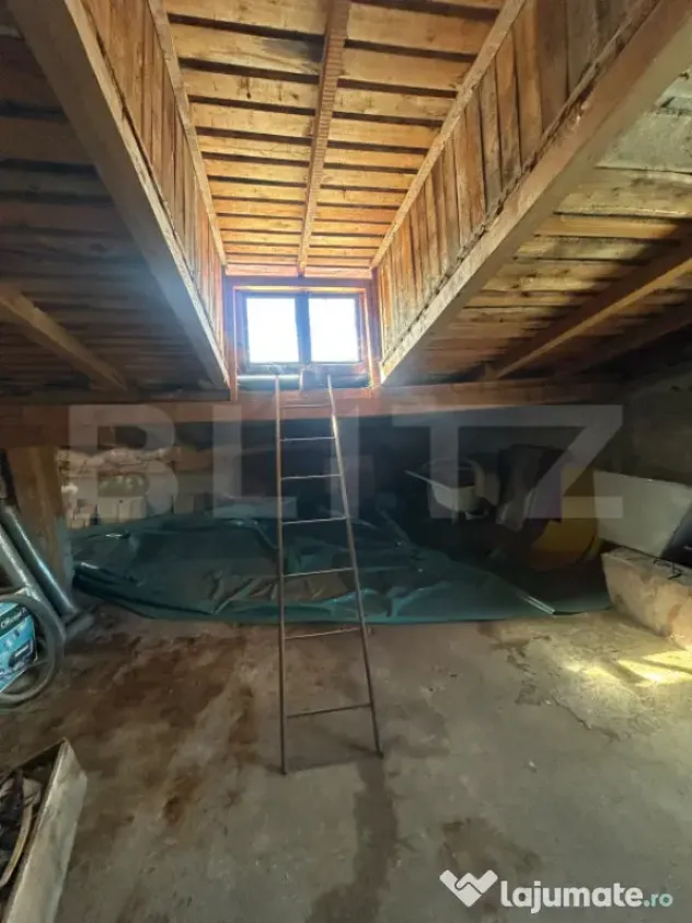 Spațiu comercial cu multiple încăperi, fost atelier, zon? - Moreni (Dambovita)