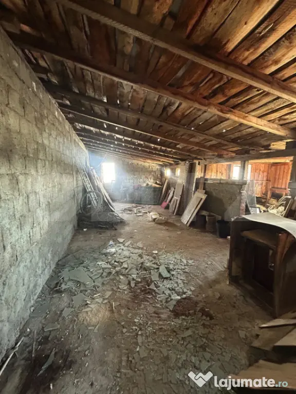 Spațiu comercial cu multiple încăperi, fost atelier, zon? - Moreni (Dambovita)