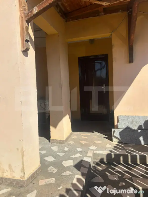 Spațiu comercial cu multiple încăperi, fost atelier, zon? - Moreni (Dambovita)