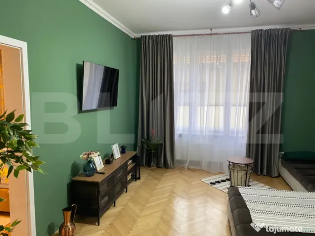 Clădire istorică consolidată, locuință sau business, ul