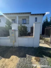 CASA SPATIOASA 4 DORMITOARE BUCATARIE INCHISA ZONA SERENA AS 