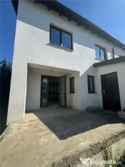 CASA SPATIOASA 4 DORMITOARE BUCATARIE INCHISA ZONA SERENA AS 