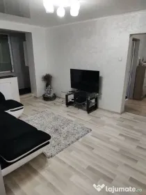 APARTAMENT 3 CAMERE – MICRO 17 – RENOVAT – ETAJ 3/4 – 64 MP