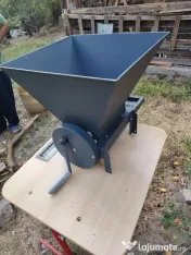 Desciorchinator struguri