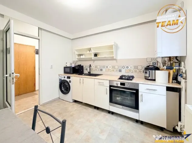 Spatiu comercial, acces stradal direct, vizibilitate A: cab - Brasov (Brasov)