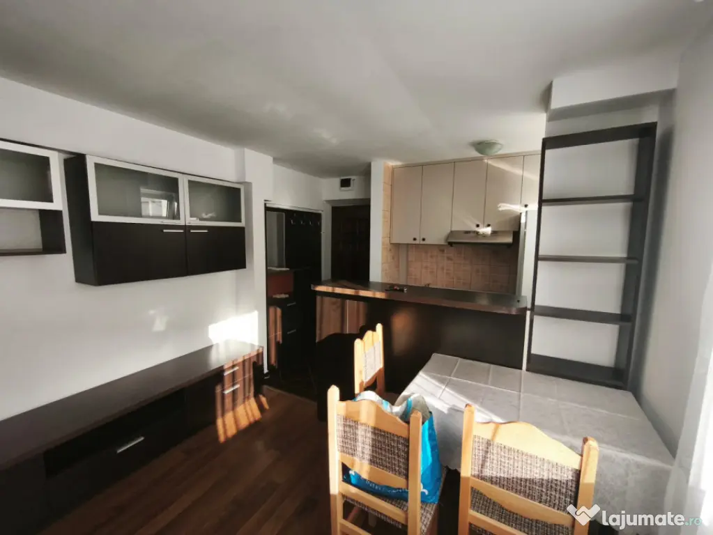 Apartament de inchiriat cu 2 camere, parter, zona Hurmuzachi - Radauti (Suceava)
