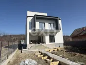 Casă modernă de vânzare în Curtea de Argeș – teren 1.