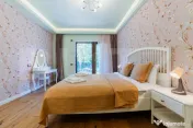 Vila de lux , 240 mp , 4 dormitoare , 800 mp teren , Noua 