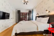 Vila de lux , 240 mp , 4 dormitoare , 800 mp teren , Noua 