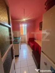 Apartament 3 camere, 46 mp + balcon 7,5 mp , etaj 3/4 , Gojd 
