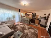 Apartament 2 camere, etaj 1, balcon, parcare privata,Eroilor Floresti 