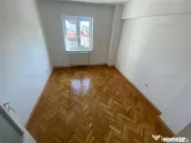 Vand Ultracentral apartament spatios cu 4 camere,2 bai