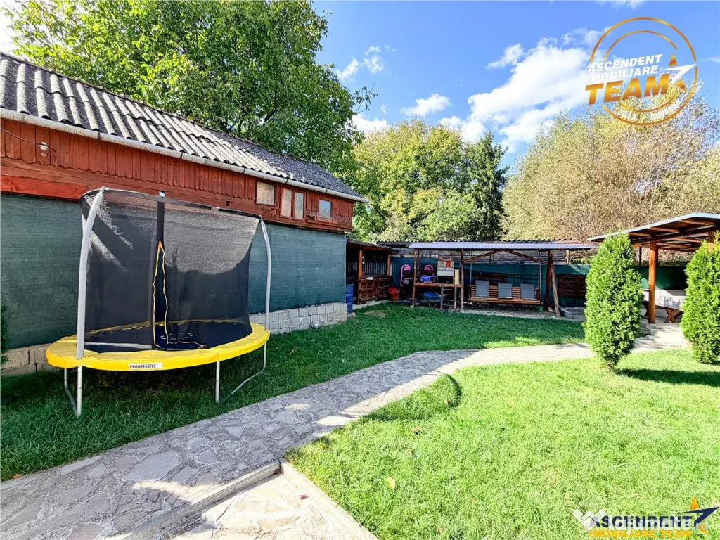 Vila impunatoare cu garaj si anexe, in inima orasului Sfantu - Sfantu Gheorghe (Covasna)