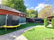 Vila impunatoare cu garaj si anexe, in inima orasului Sfantu 