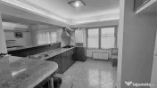 Apartament 3 camere , CENTRAL - ,INDEPENDENTEI - UMF 