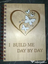Agendă A5 din lemn „I Build Me Day by Day” – copertă reutilizabilă, 80 foi 