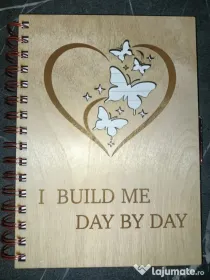 Agendă A5 din lemn „I Build Me Day by Day” – copertă reutilizabilă, 80 foi