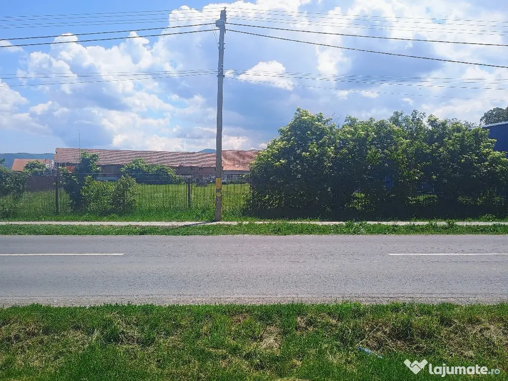 Vând teren intravilan comercial - productie 4400mp - Carpinis (Brasov)