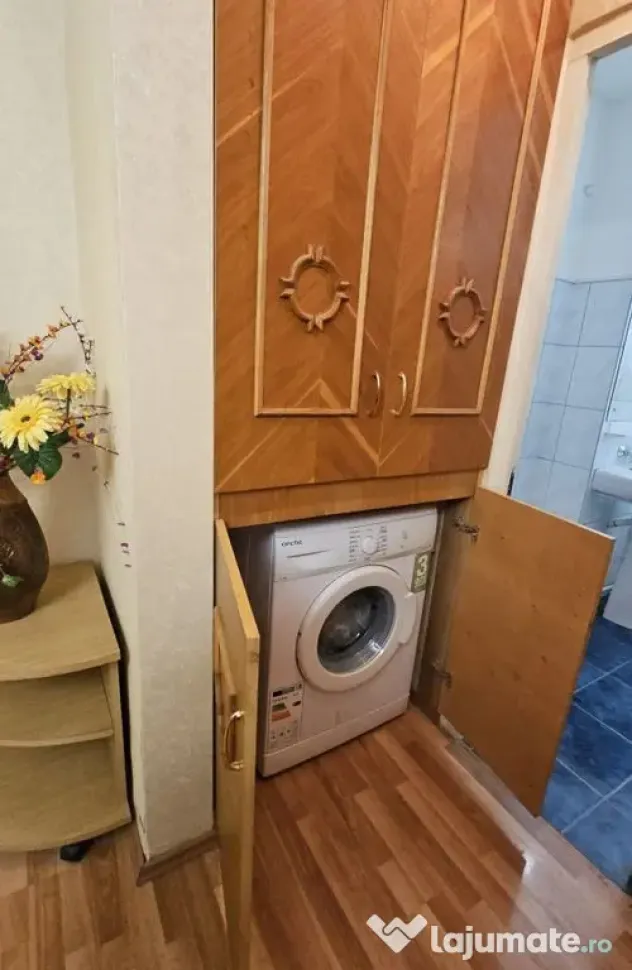Piata farului-apartament 3 camere cu gaze - Constanta (Constanta)