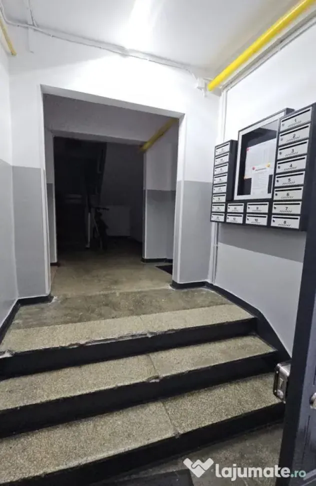Piata farului-apartament 3 camere cu gaze - Constanta (Constanta)