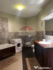 Apartament cu 3 camere de închiriat ultracentral 