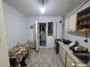3 camere, et 1/8, 68 mp, bloc 1980-Apusului