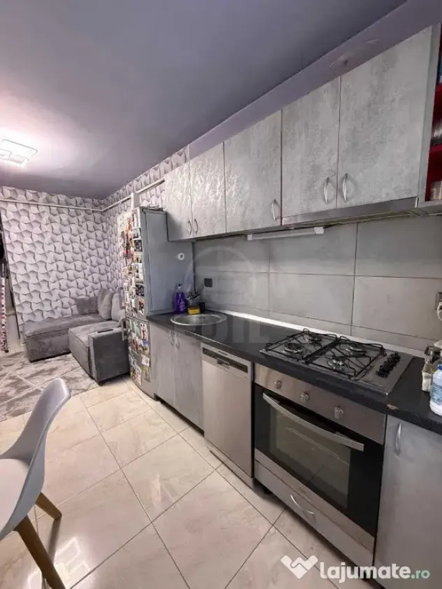 Apartament 2 camere decomandat zona Stejarului - Floresti (Cluj)