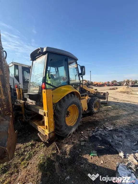Cilindru hidraulic buldoexcavator New Holland LB95 B piese - Seini (Maramures)