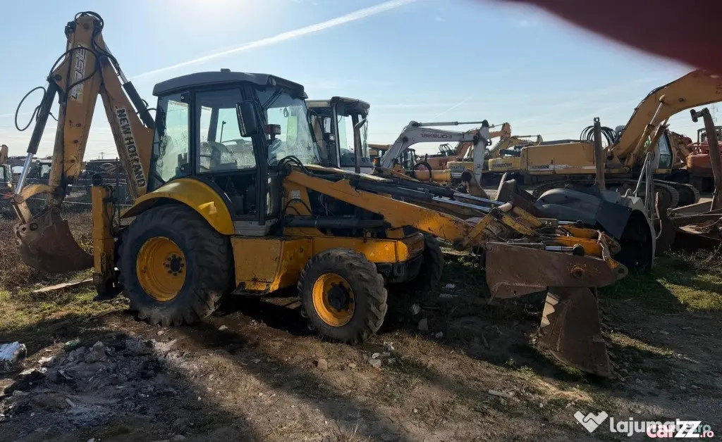 Cilindru hidraulic buldoexcavator New Holland LB95 B piese - Seini (Maramures)