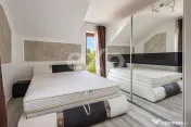 Duplex cu 3 Dormitoare și Teren de 382 mp în Dumbrăvița 